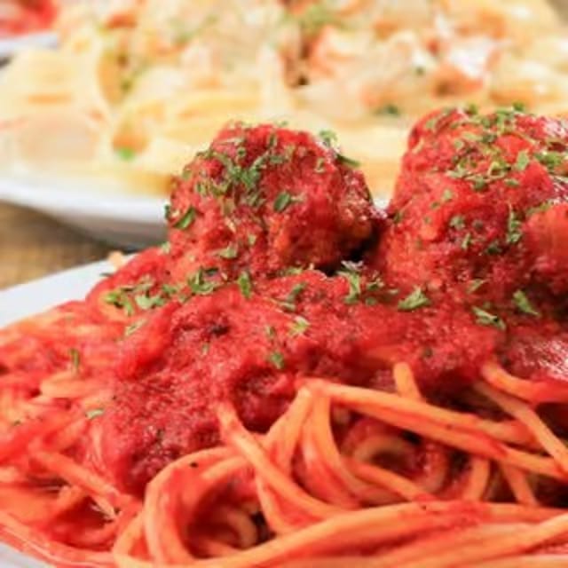 Buckets of Pasta with 8 Meatballs.