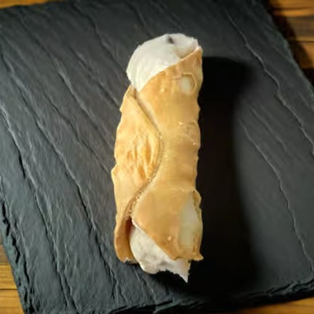 Cannoli.